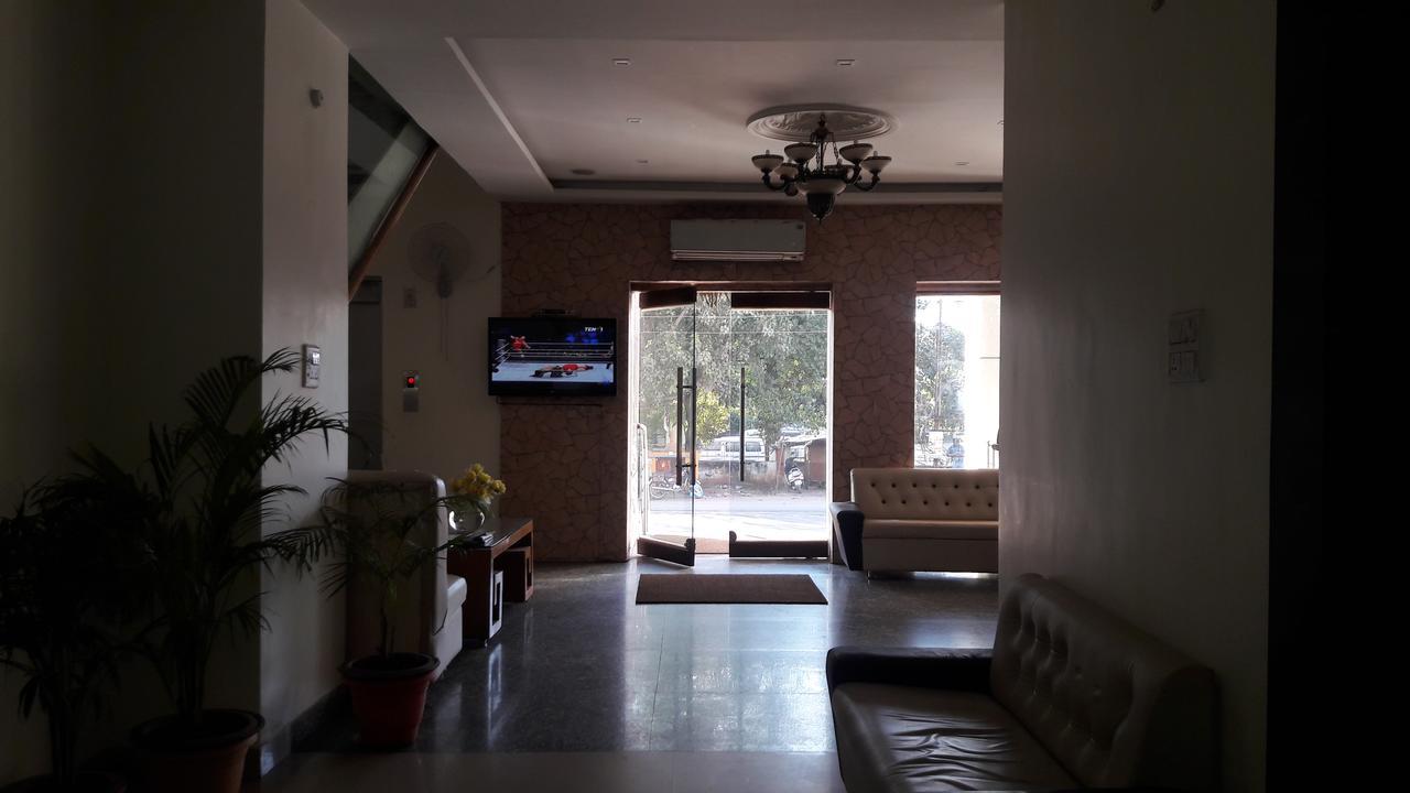 Hotel Alka Palace Durg Bagian luar foto