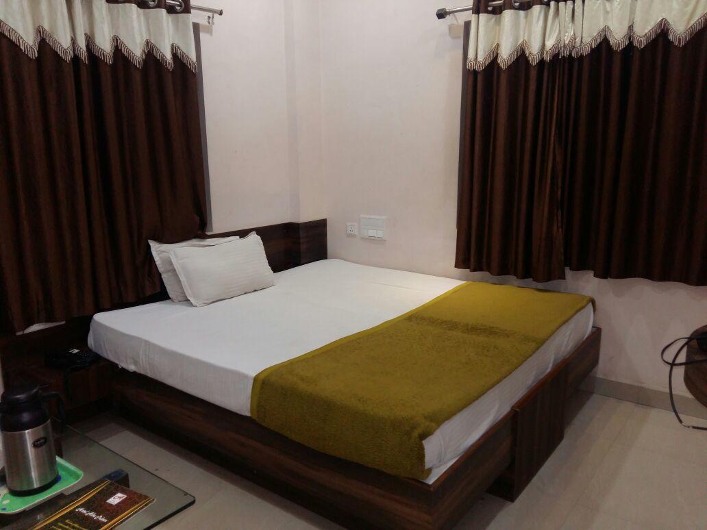Hotel Alka Palace Durg Bagian luar foto