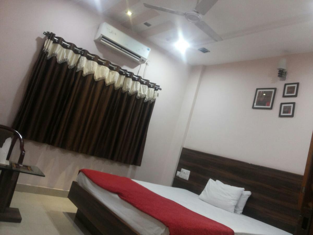 Hotel Alka Palace Durg Bagian luar foto